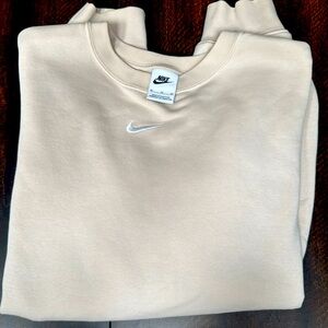 Nike women’s cropped sweatshirt
